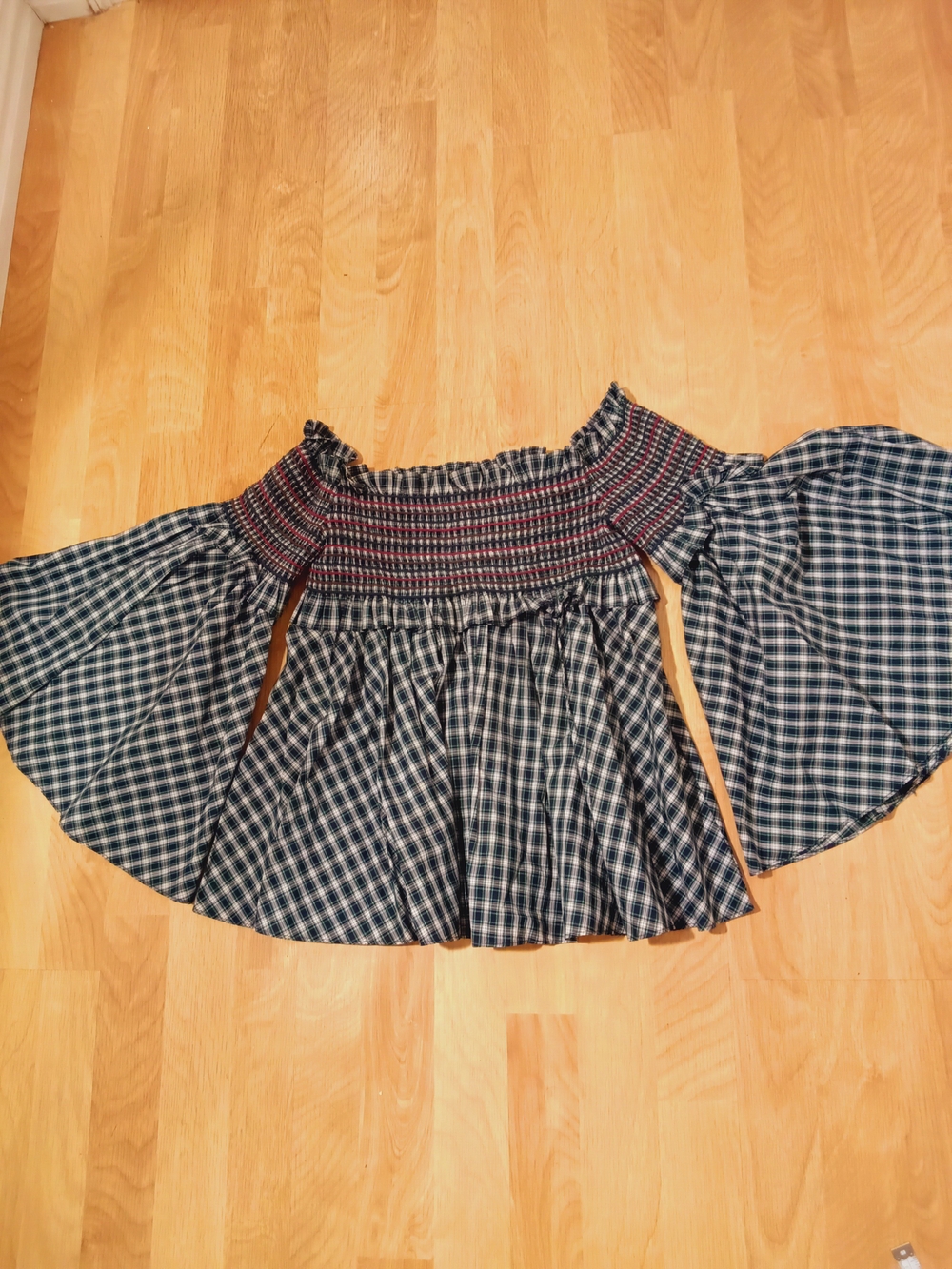 Petersyn/ Blouse Off-Shoulder Blue Plaid Smocked/Size M